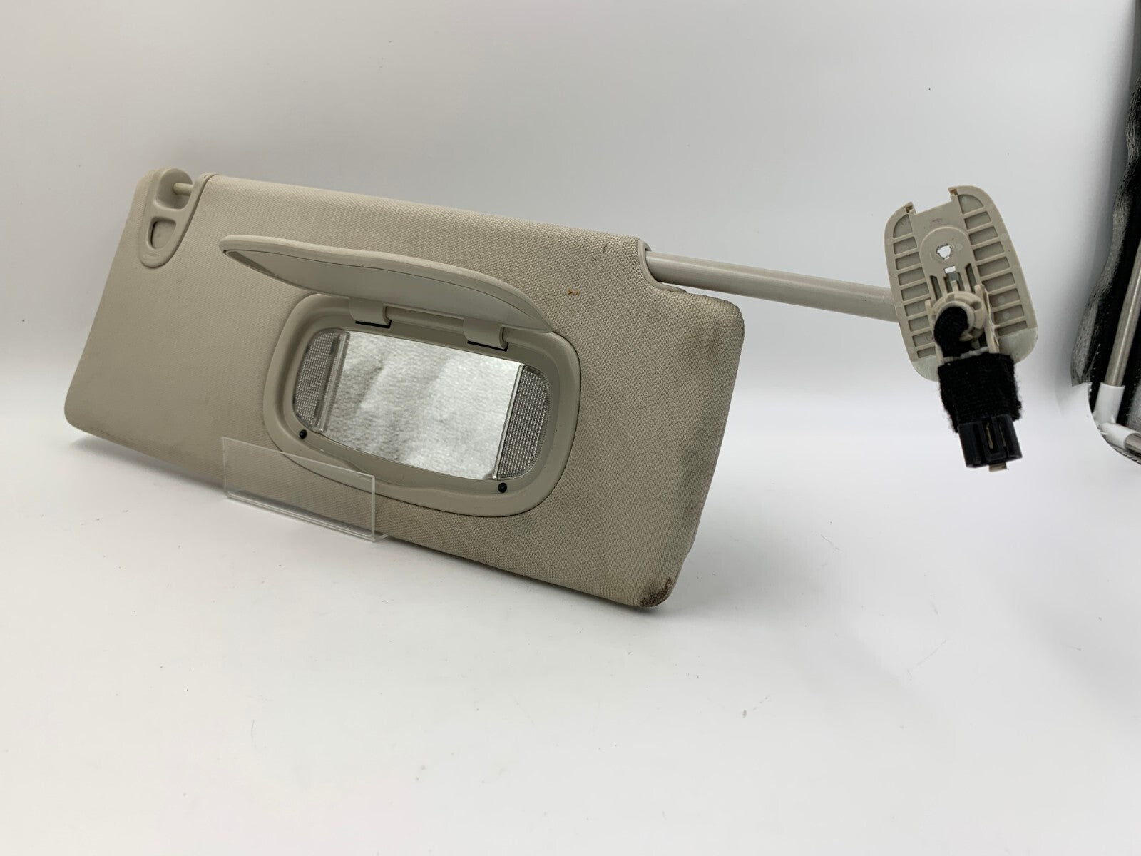 2014-2018 Jeep Grand Cherokee Passenger Sun Visor Gray Illuminated OEM E01B27026