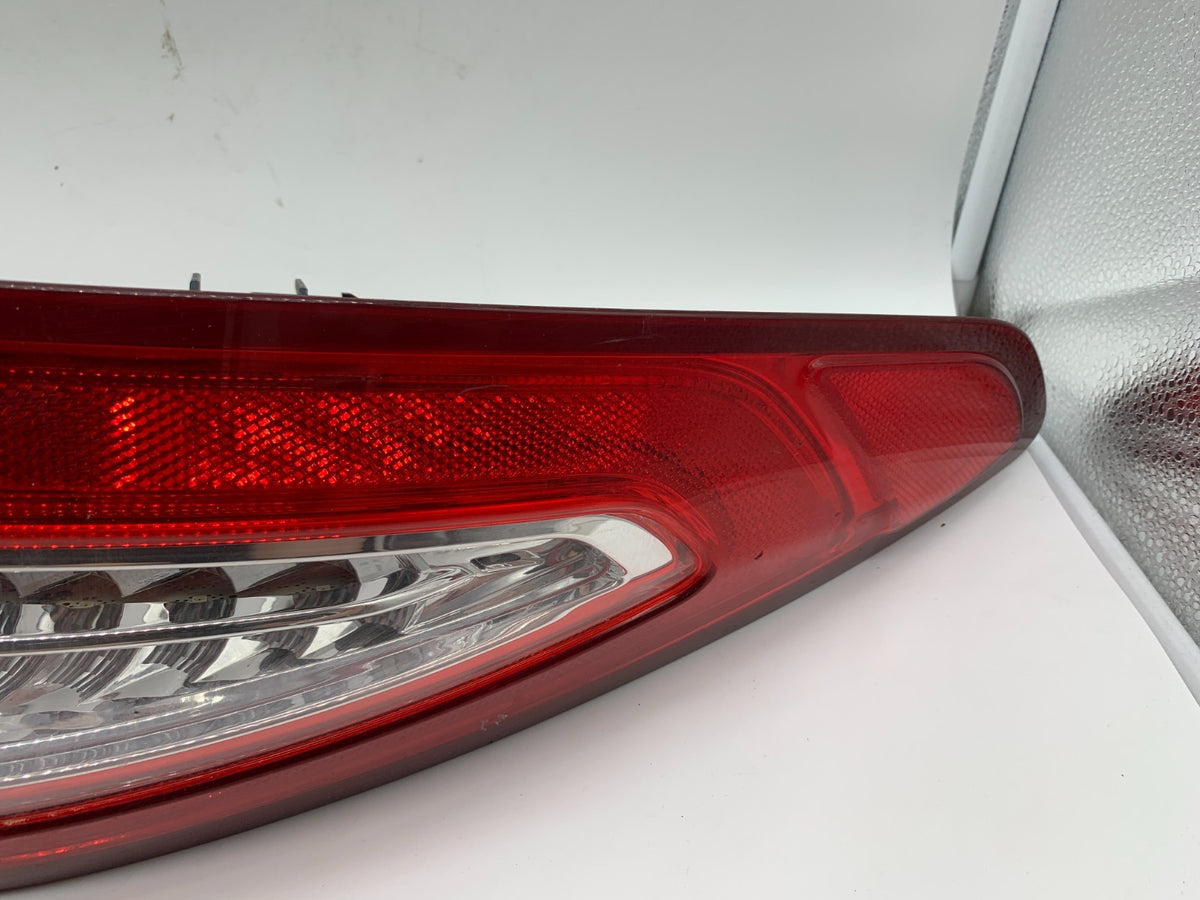 2013-2016 Ford Fusion Driver Side Tail Light Taillight OEM D01B42008