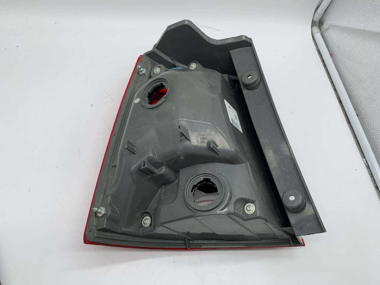 2011-2013 Kia Sorento Passenger Tail Light Taillight OEM D02B67002
