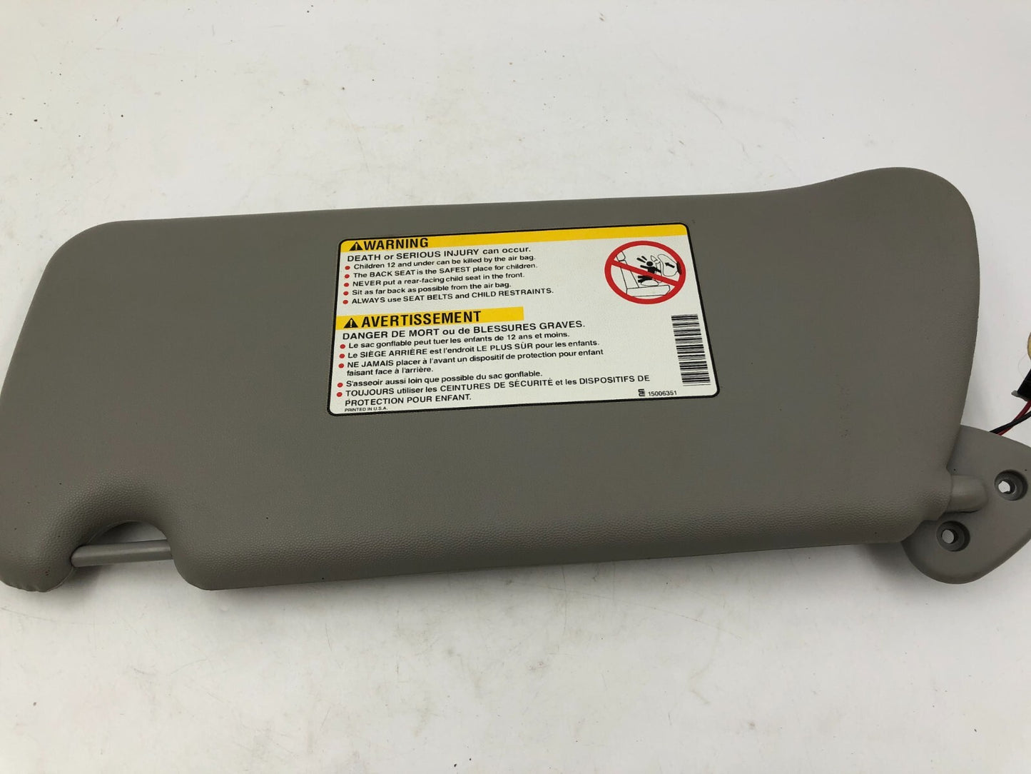 2003-2007 Cadillac CTS Passenger Sun Visor Gray Illuminated OEM A04B47043