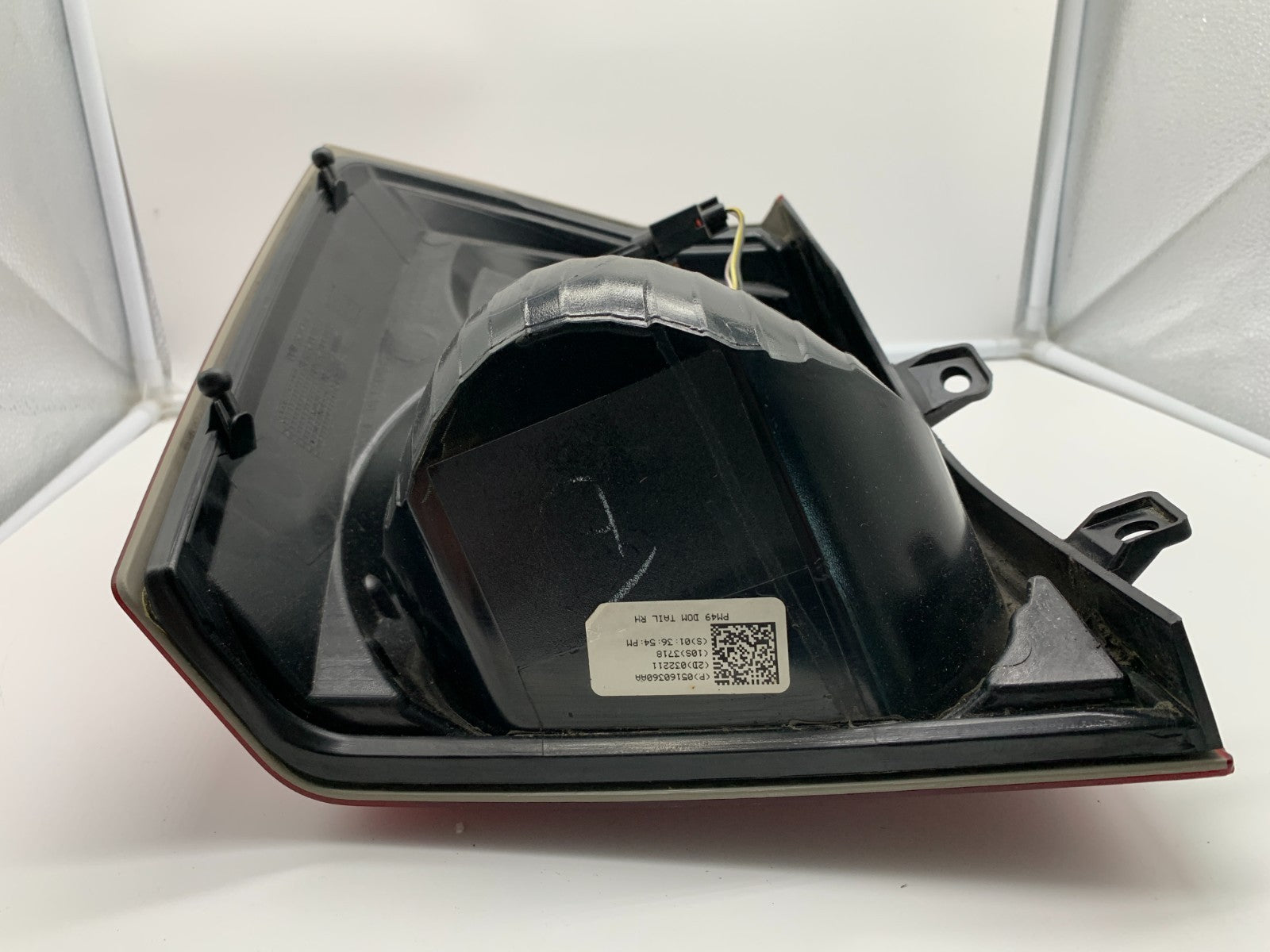 2008-2012 Dodge Caliber Passenger Side Tail Light Taillight OEM B04B55038