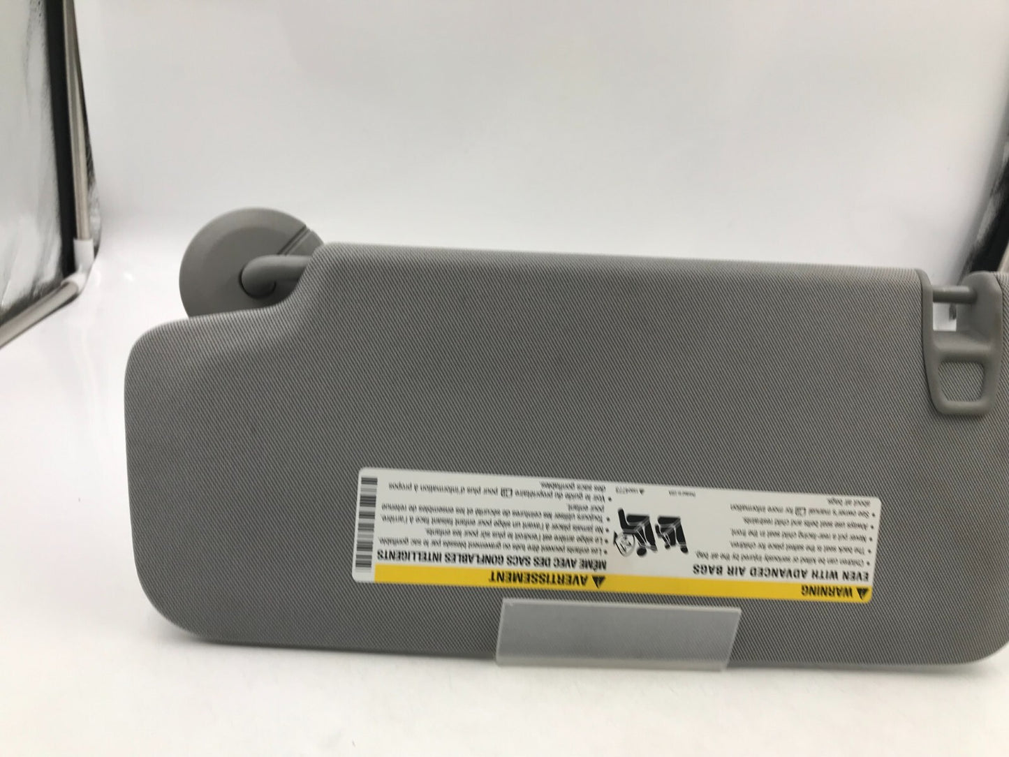 2017-2021 Chevrolet Trax Passenger Side Sun Visor Gray OEM C04B57006