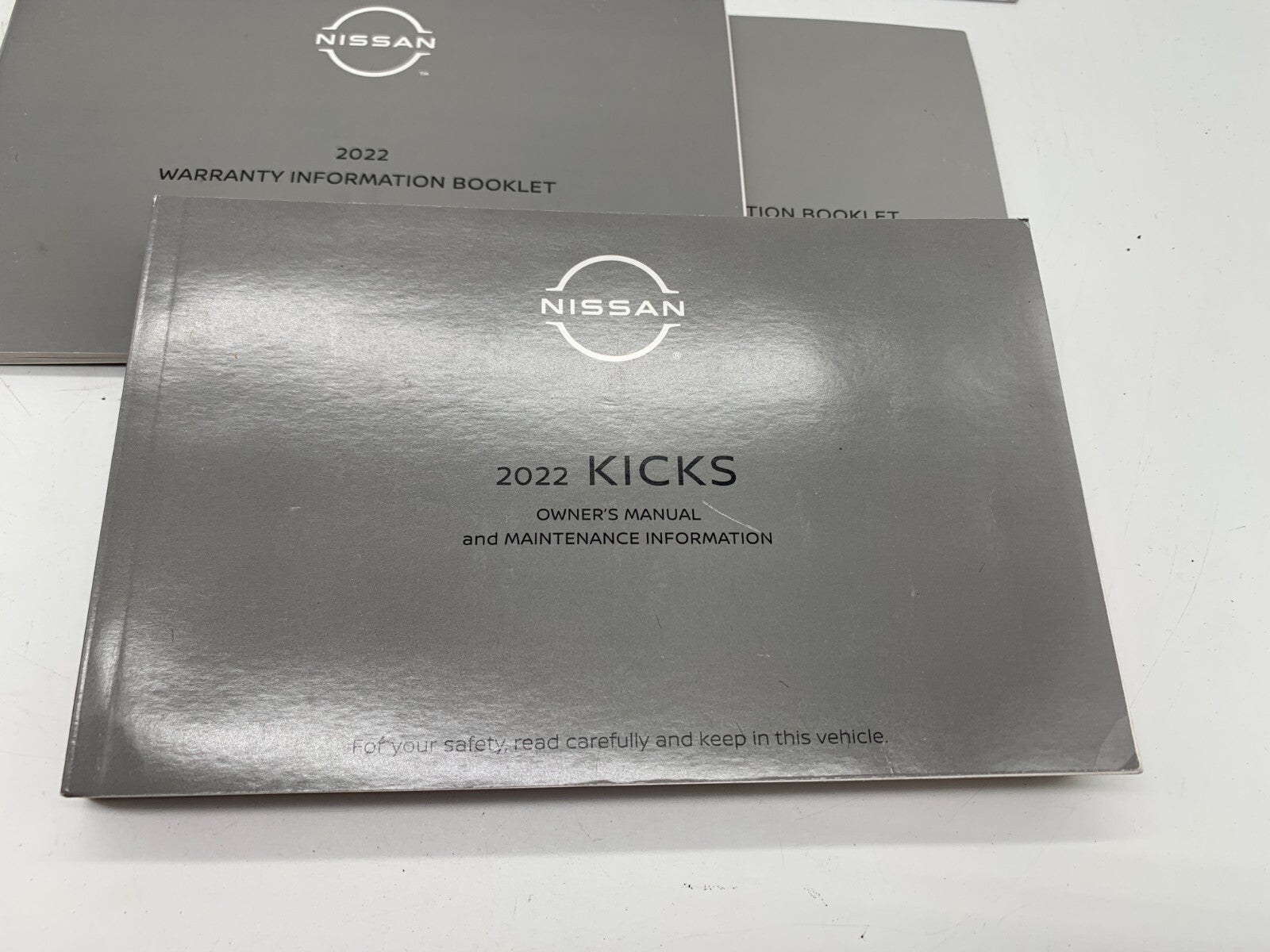 2022 Nissan Kicks Sedan Owners Manual Set with Case OEM A04B38018