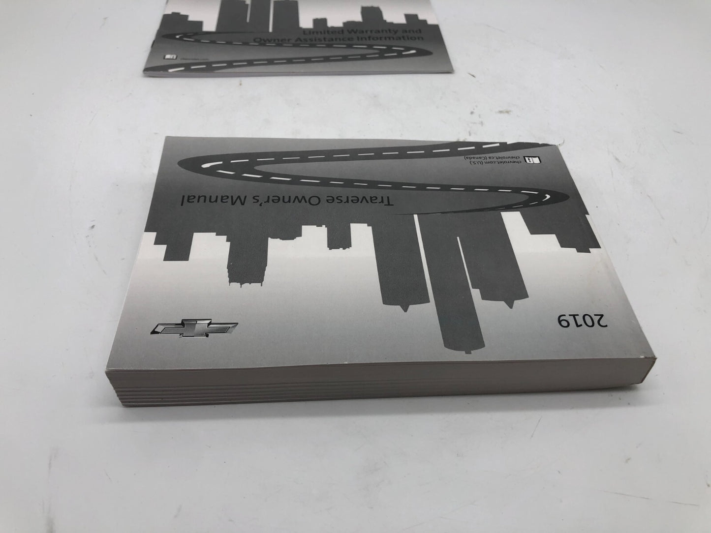 2019 Chevrolet Traverse Owners Manual Set OEM B03B63016
