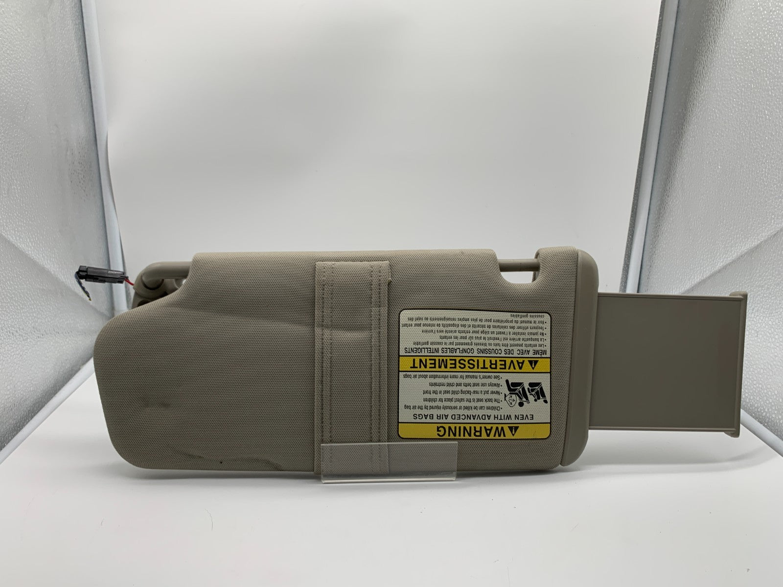 2002-2005 Subaru Legacy Passenger Sun Visor Gray Illuminated OEM B04B37001