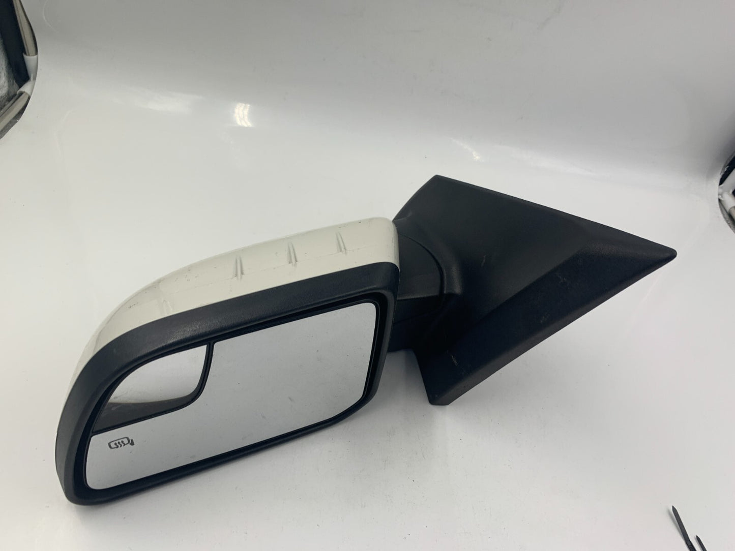 2010-2019 Ford Taurus Driver Side View Power Door Mirror White OEM E02B49066