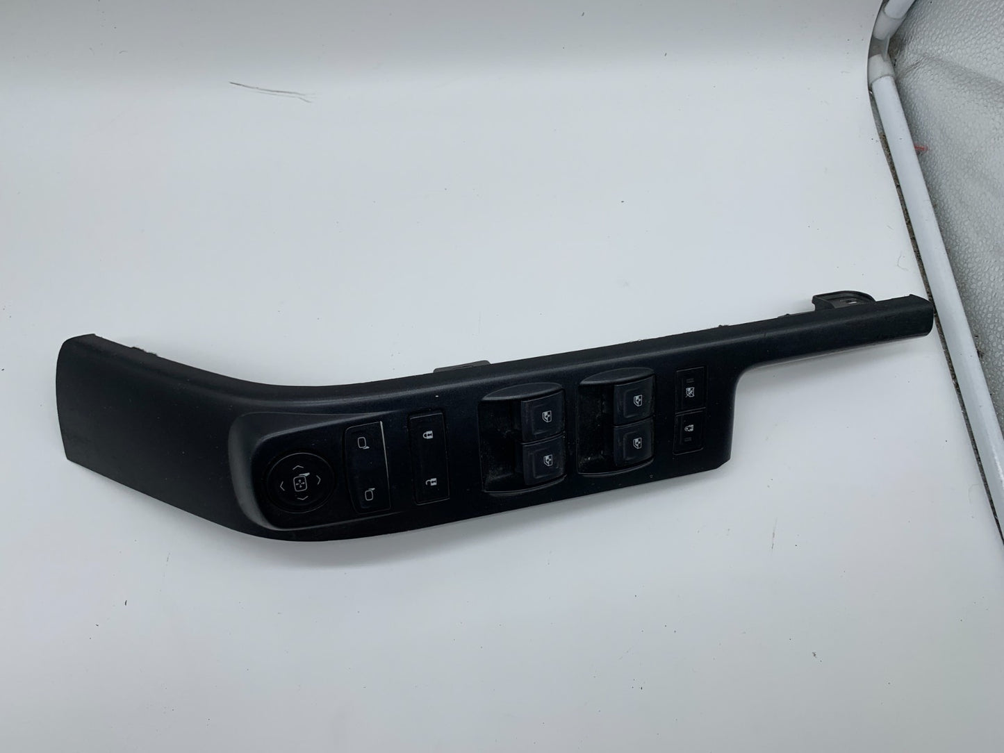 2014-2019 Chevrolet Tahoe Master Power Window Switch OEM B03B55039