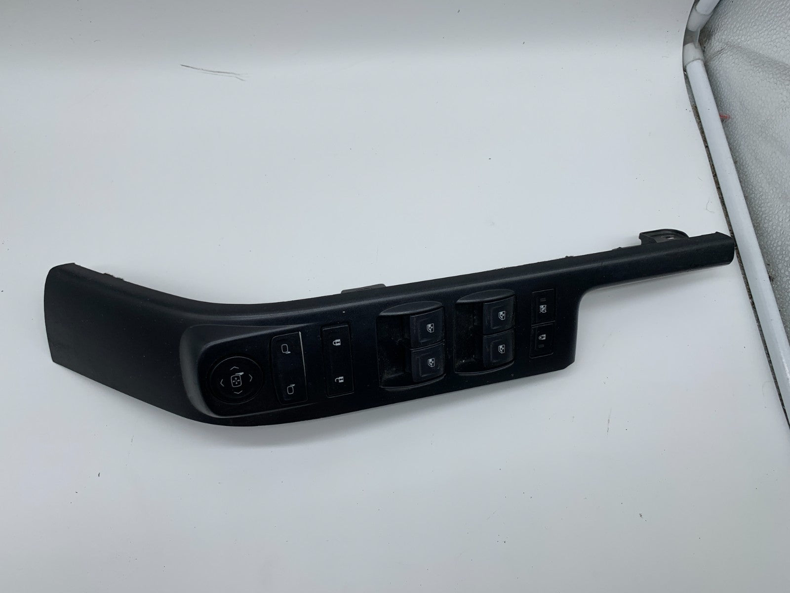 2014-2019 Chevrolet Tahoe Master Power Window Switch OEM B03B55039