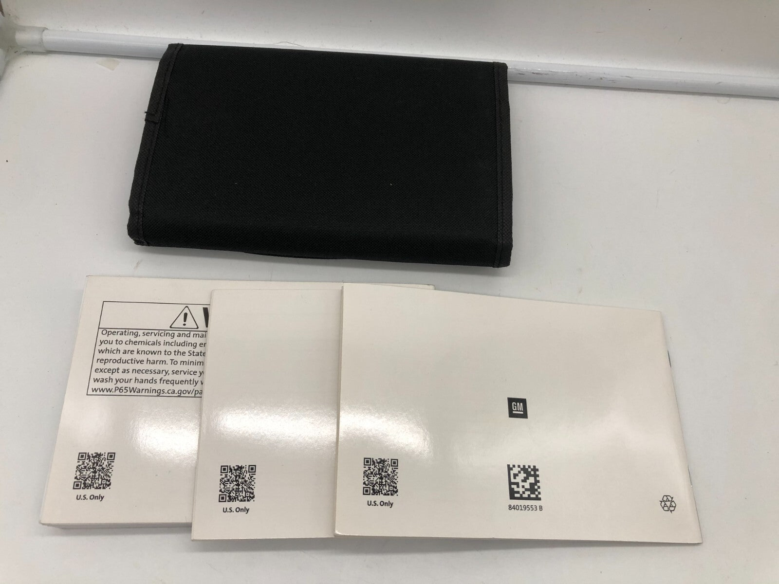 2018 Buick Enclave Owners Manual Set with Case OEM E03B47003