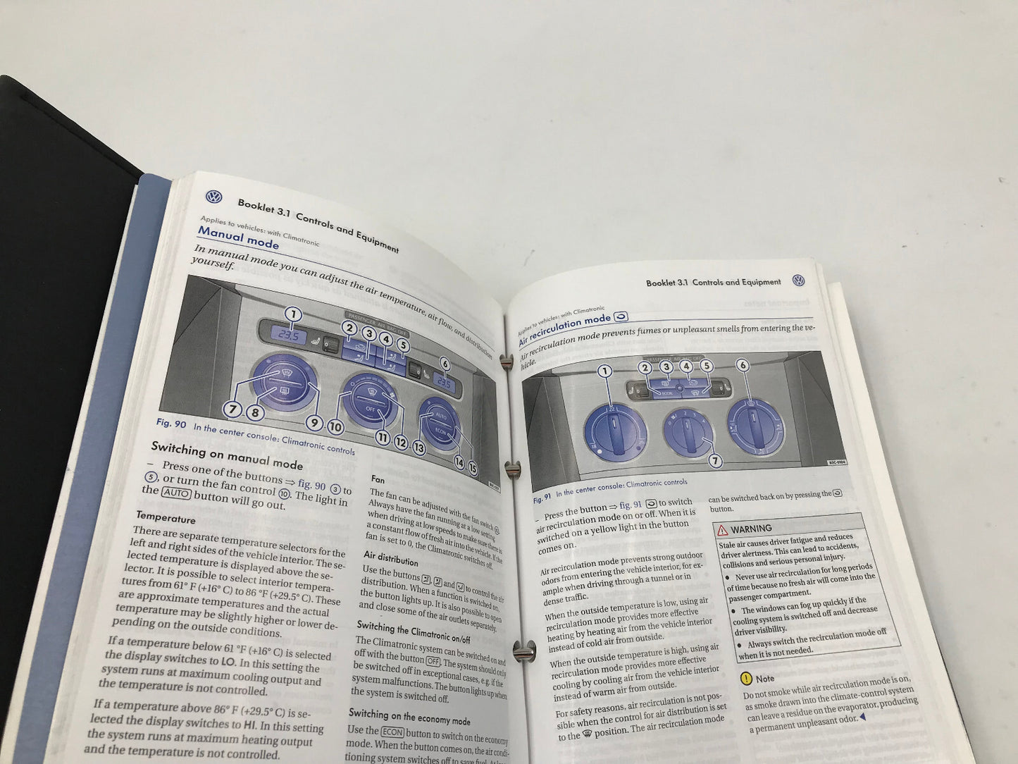 2006 Volkswagen Passat Owners Manual Set with Case OEM A01B21088