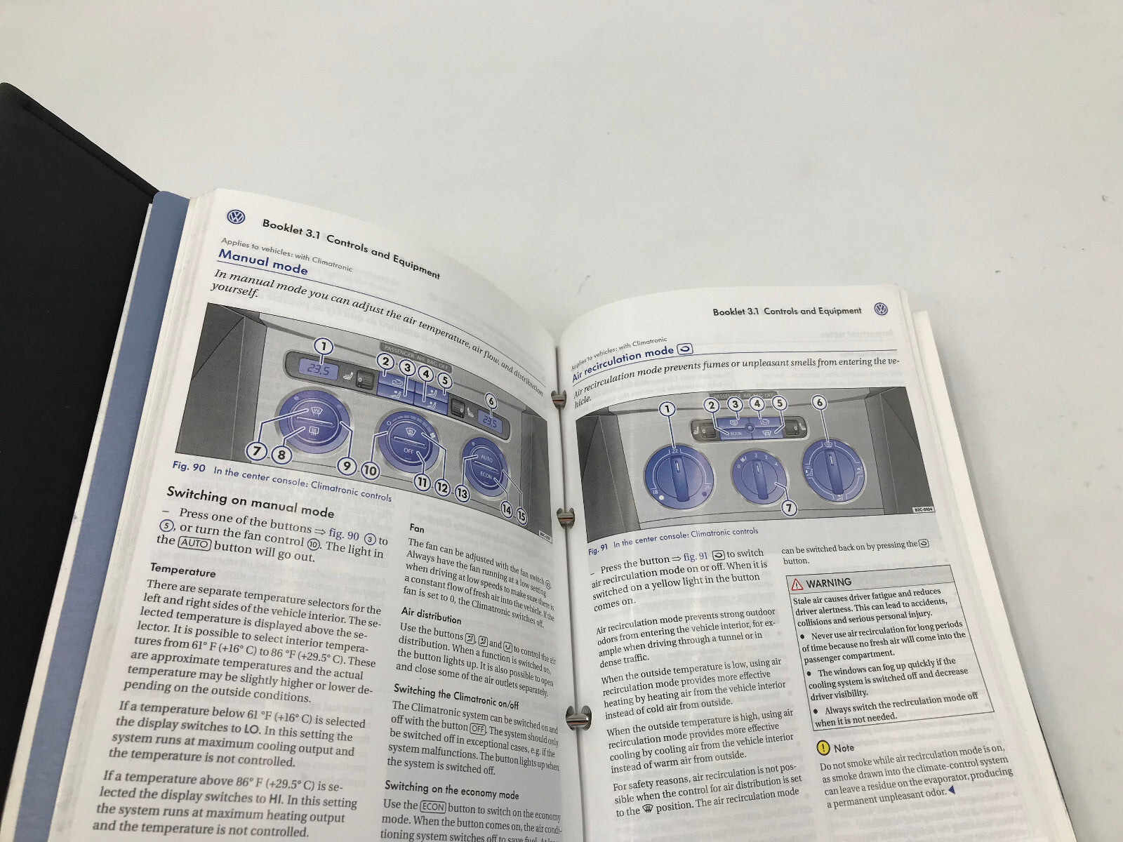 2006 Volkswagen Passat Owners Manual Set with Case OEM A01B21088