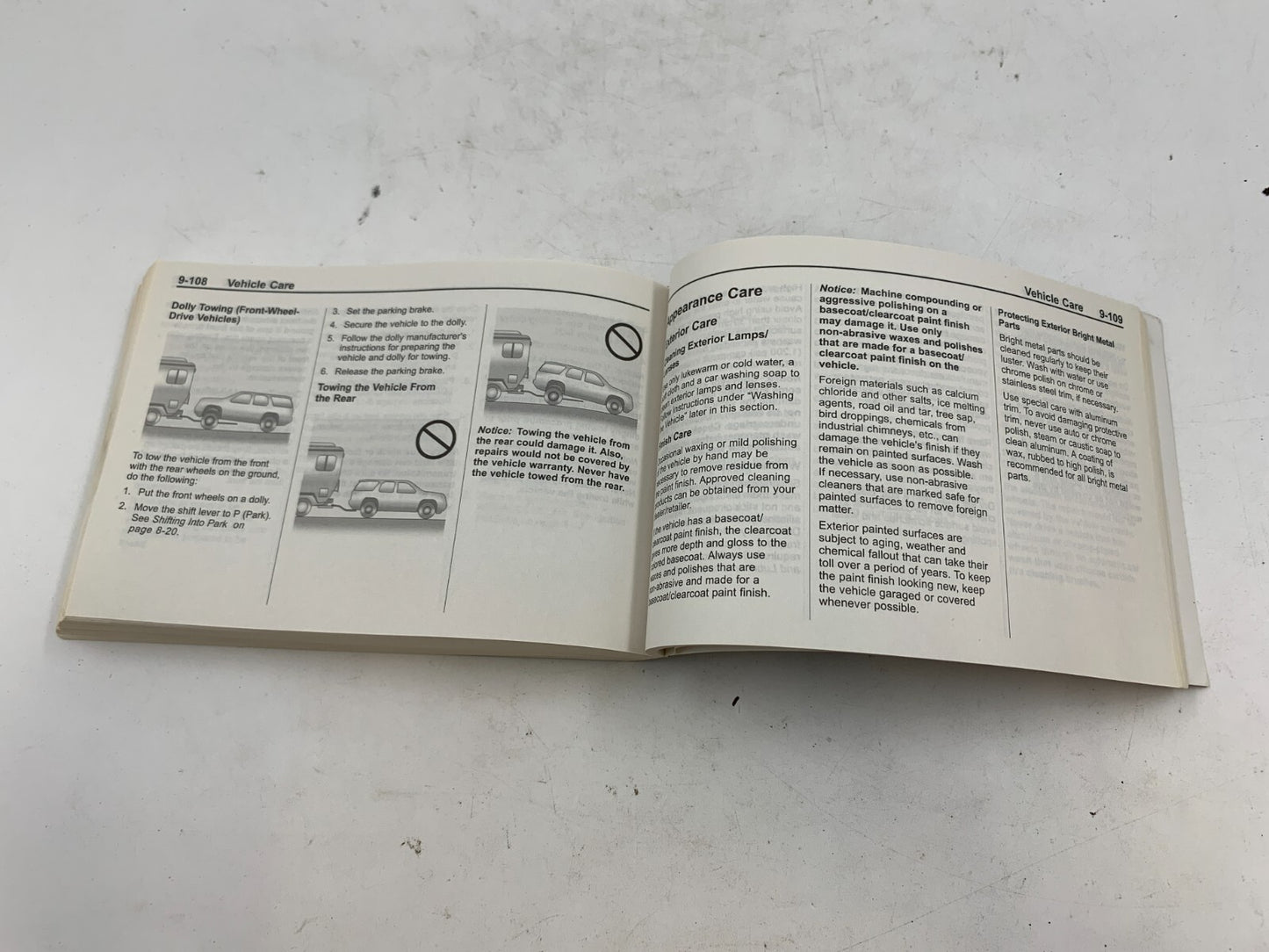 2010 Cadillac SRX Owners Manual Set with Case OEM C04B31052