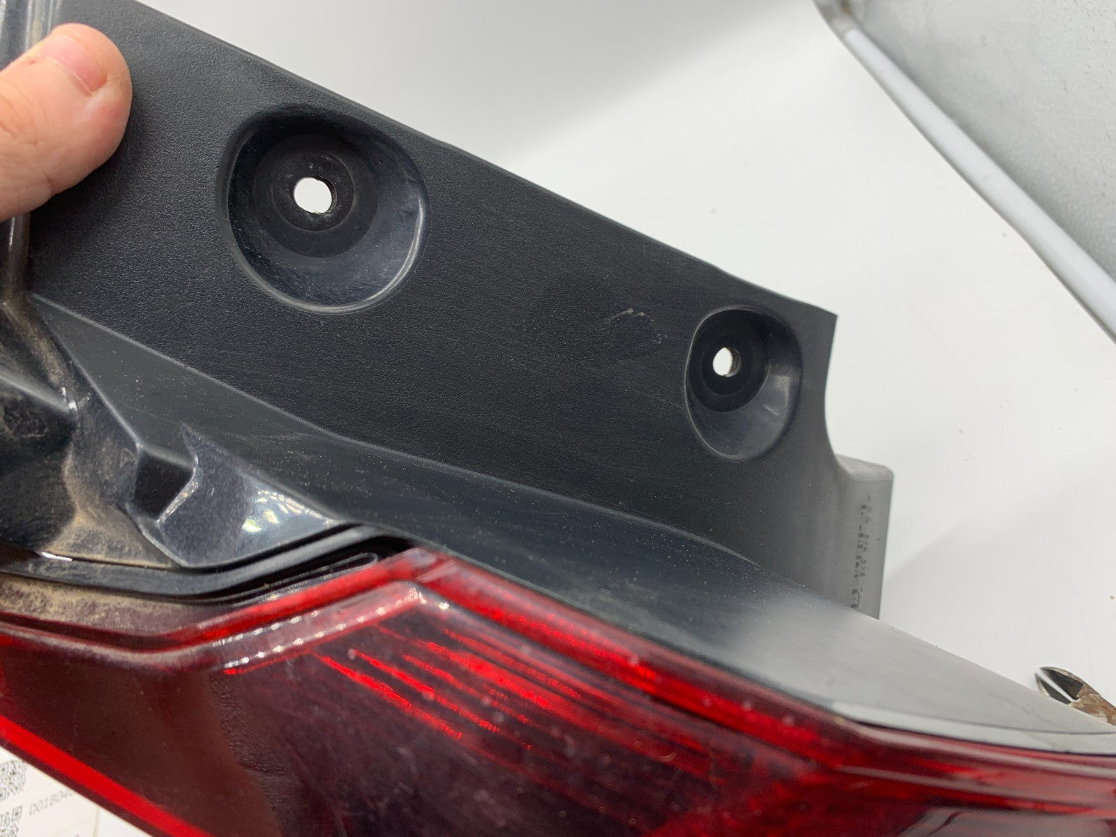 2017-2019 Nissan Rogue Driver Side Tail Light Taillight OEM D01B04065