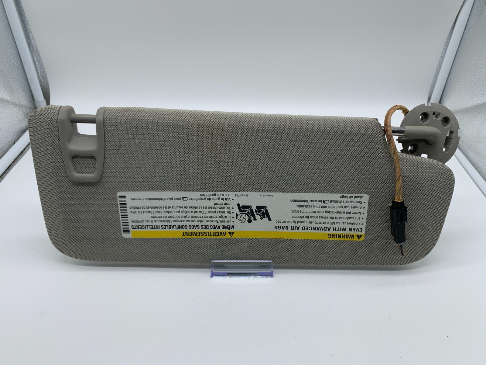 2013-2017 Cadillac XTS Driver Sun Visor Illuminated Gray OEM D03B44007