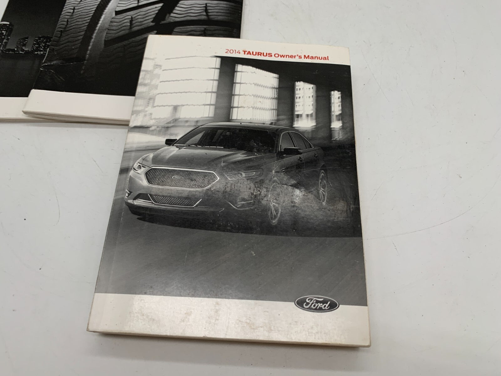 2014 Ford Taurus Owners Manual Set with Case OEM B02B55005