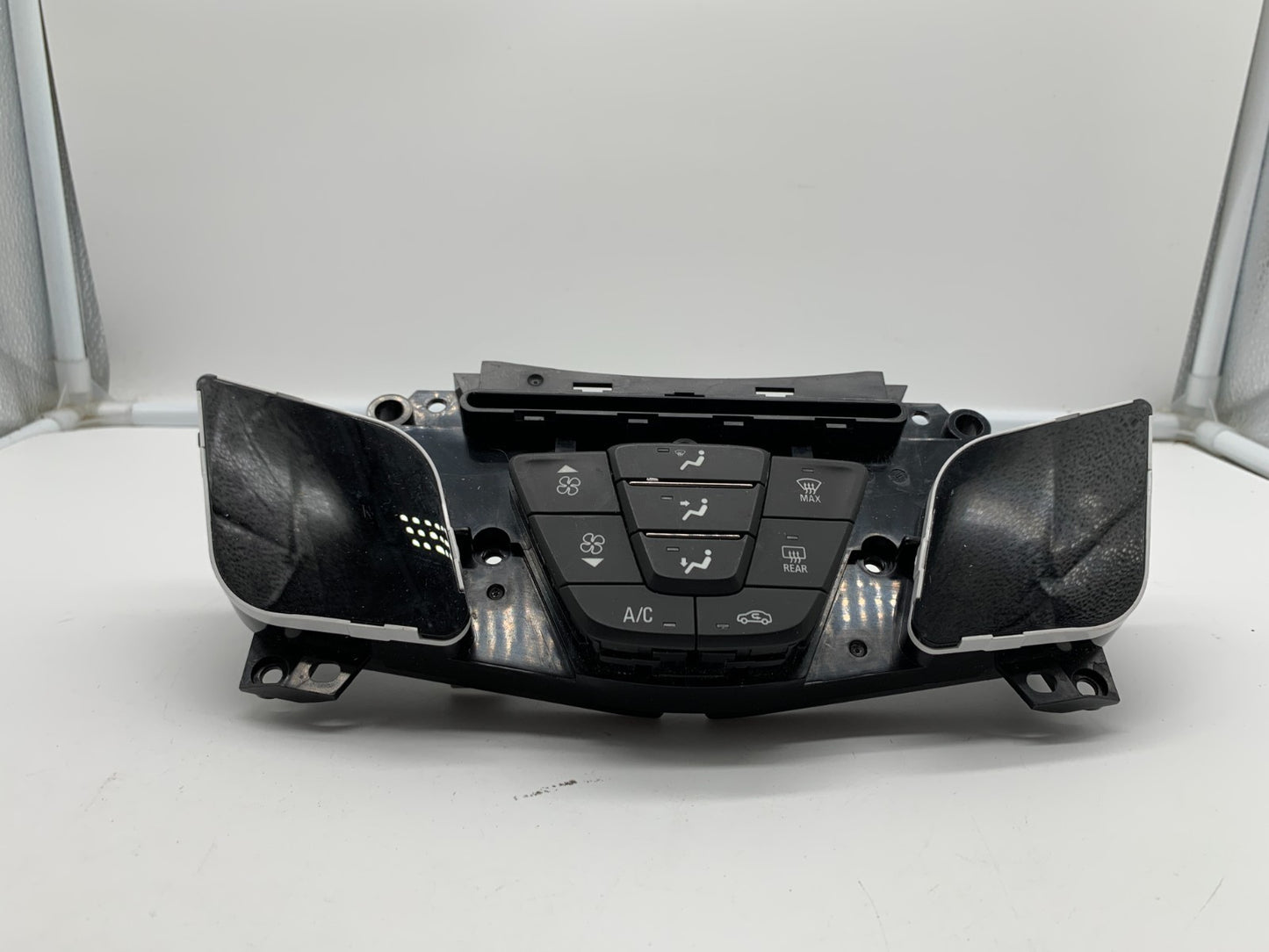 2014-2016 Buick Lacrosse AC Heater Climate Control Unit OEM A03B24054