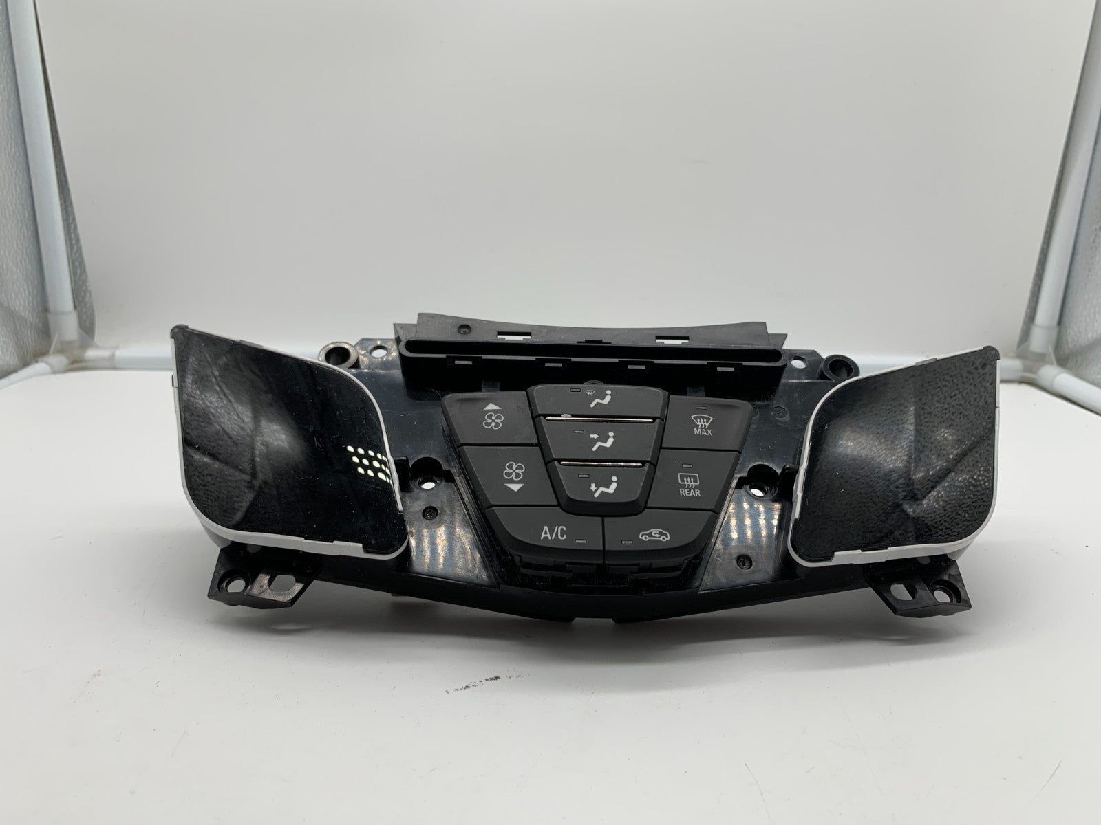 2014-2016 Buick Lacrosse AC Heater Climate Control Unit OEM A03B24054