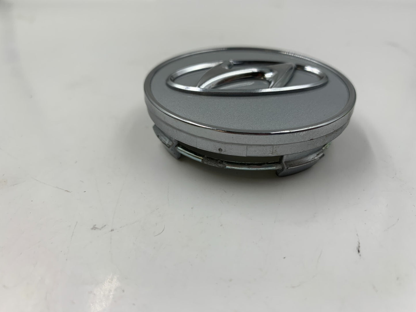 Hyundai Wheel Center Cap Set Silver OEM B01B25037