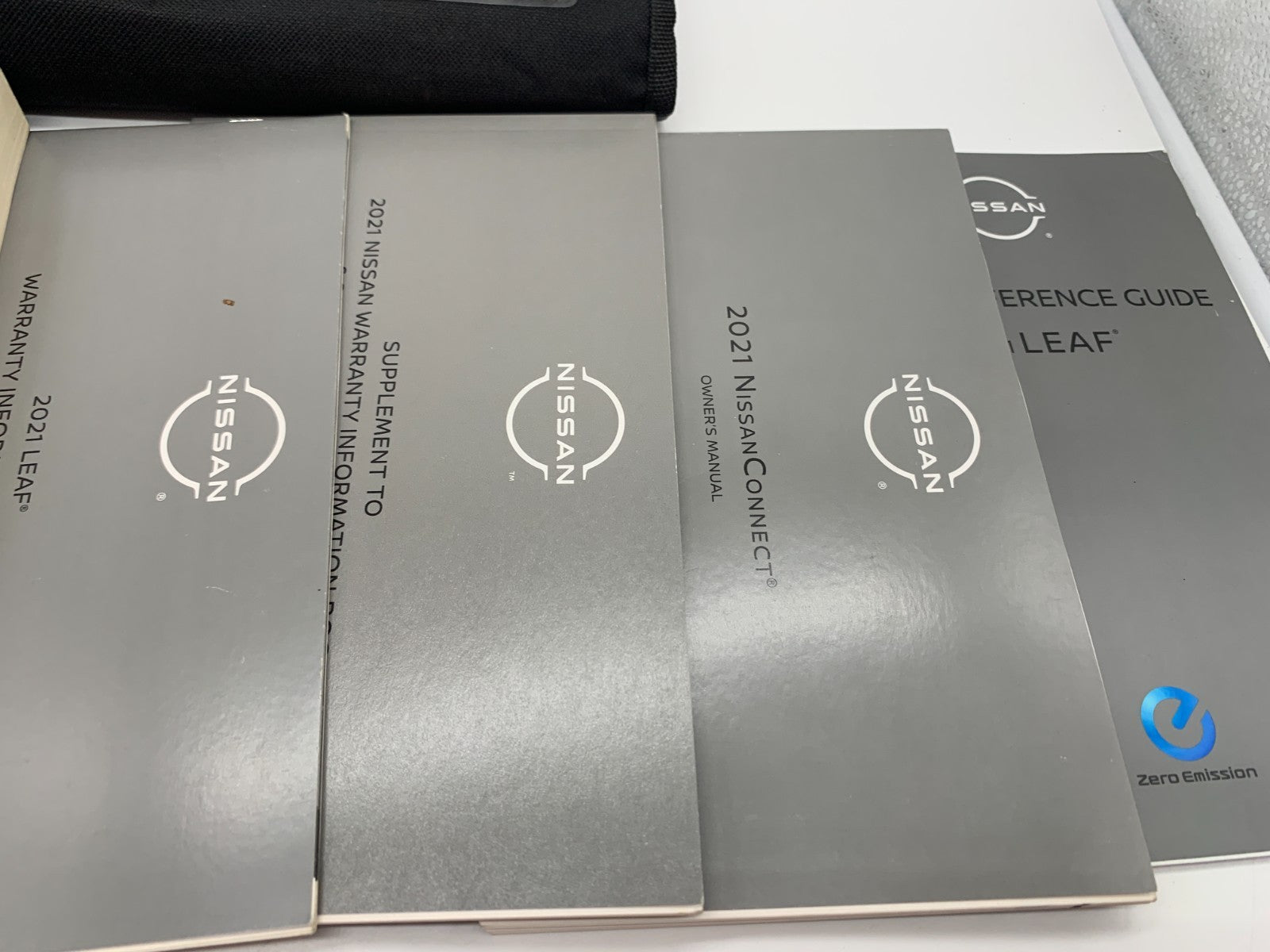 2021 Nissan Leaf Owners Manual Set with Case OEM D01B12059