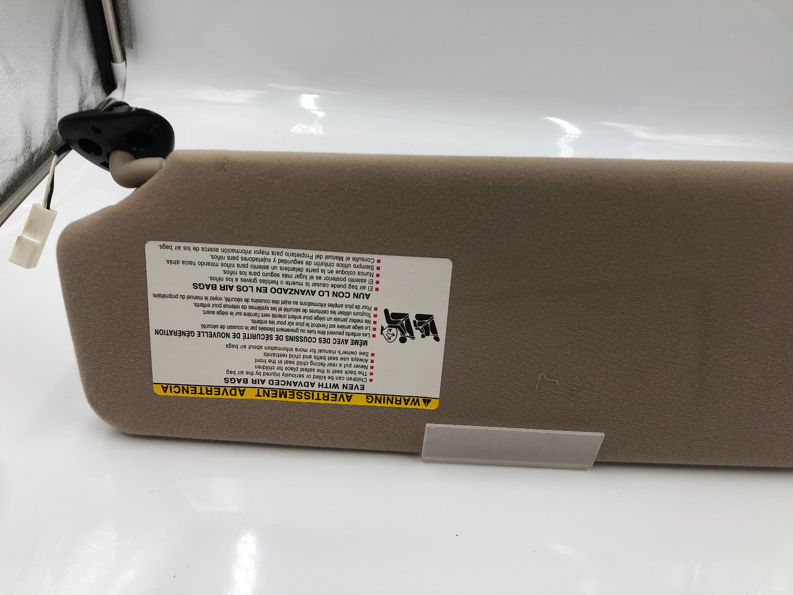 2005-2010 Toyota Sienna Passenger Sun Visor Tan Illuminated OEM D02B65001