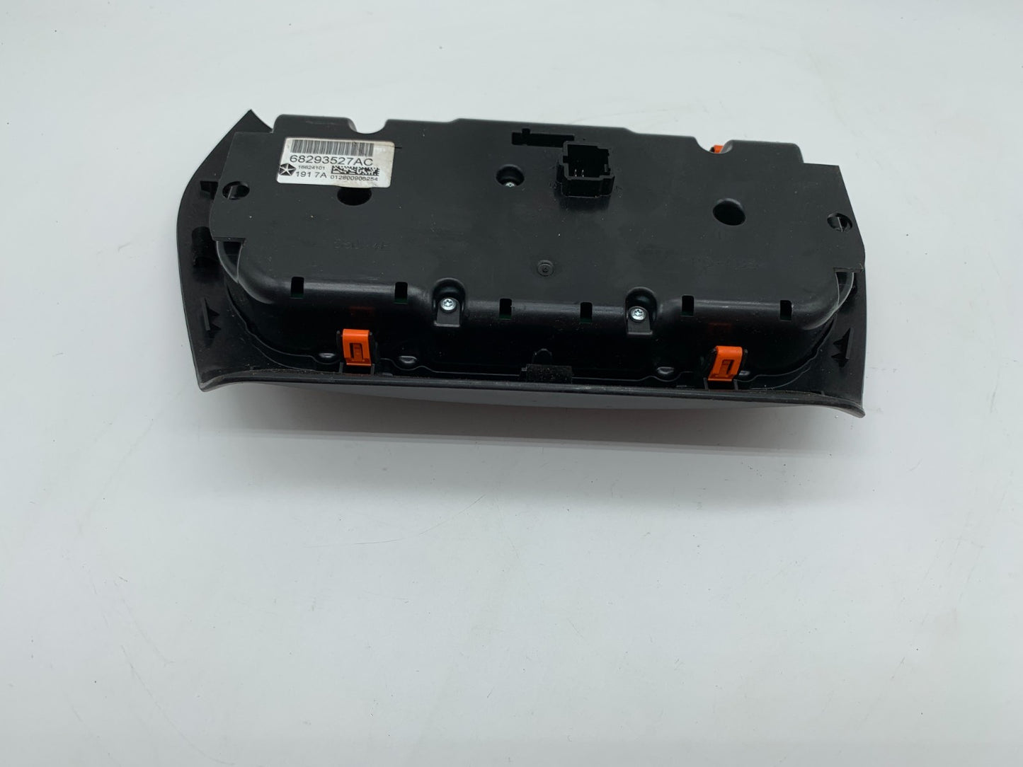 2015-2018 Jeep Cherokee Climate Control AC Heater Unit OEM B01B23009