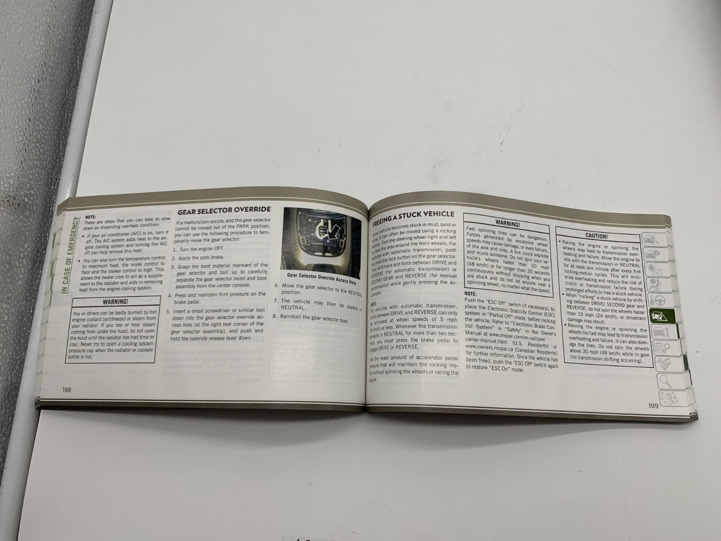 2018 Jeep Compass User Guide Owners Manual Set with Case OEM B03B22005