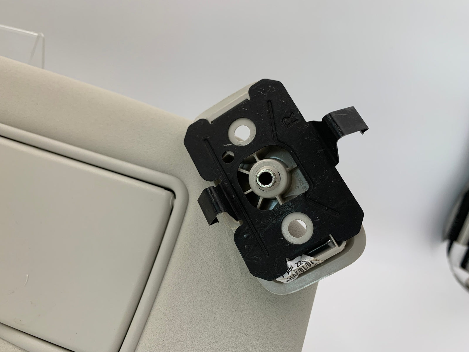 2017-2019 Jaguar XE Passenger Sun Visor Gray Illumination OEM E02B28037