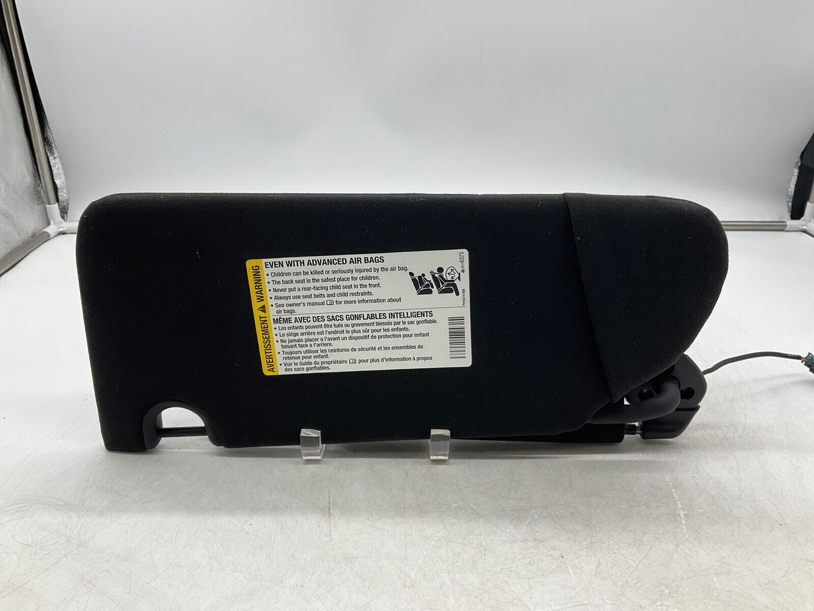 2006-2007 Cadillac DTS Passenger Sun Visor Black Illuminated OEM B02B29017