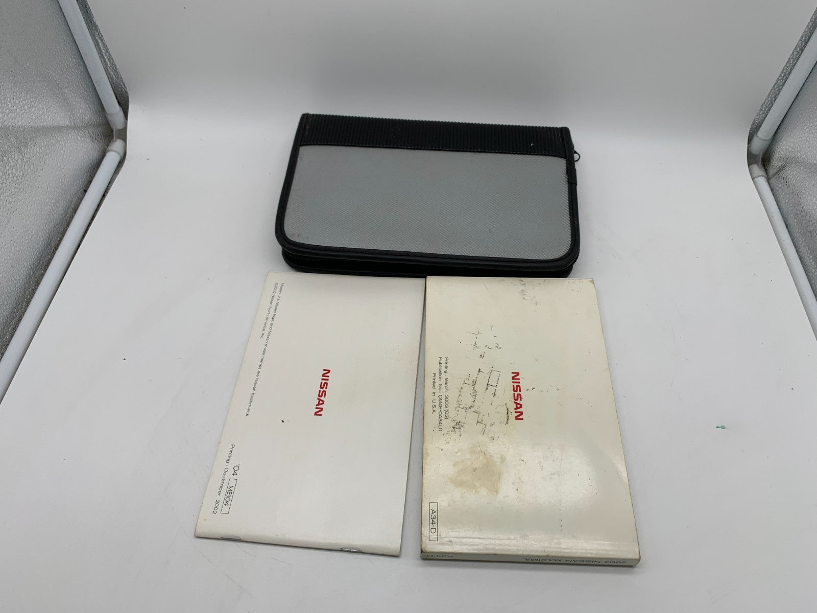 2004 Nissan Maxima Owners Manual Set with Case OEM C03B32010