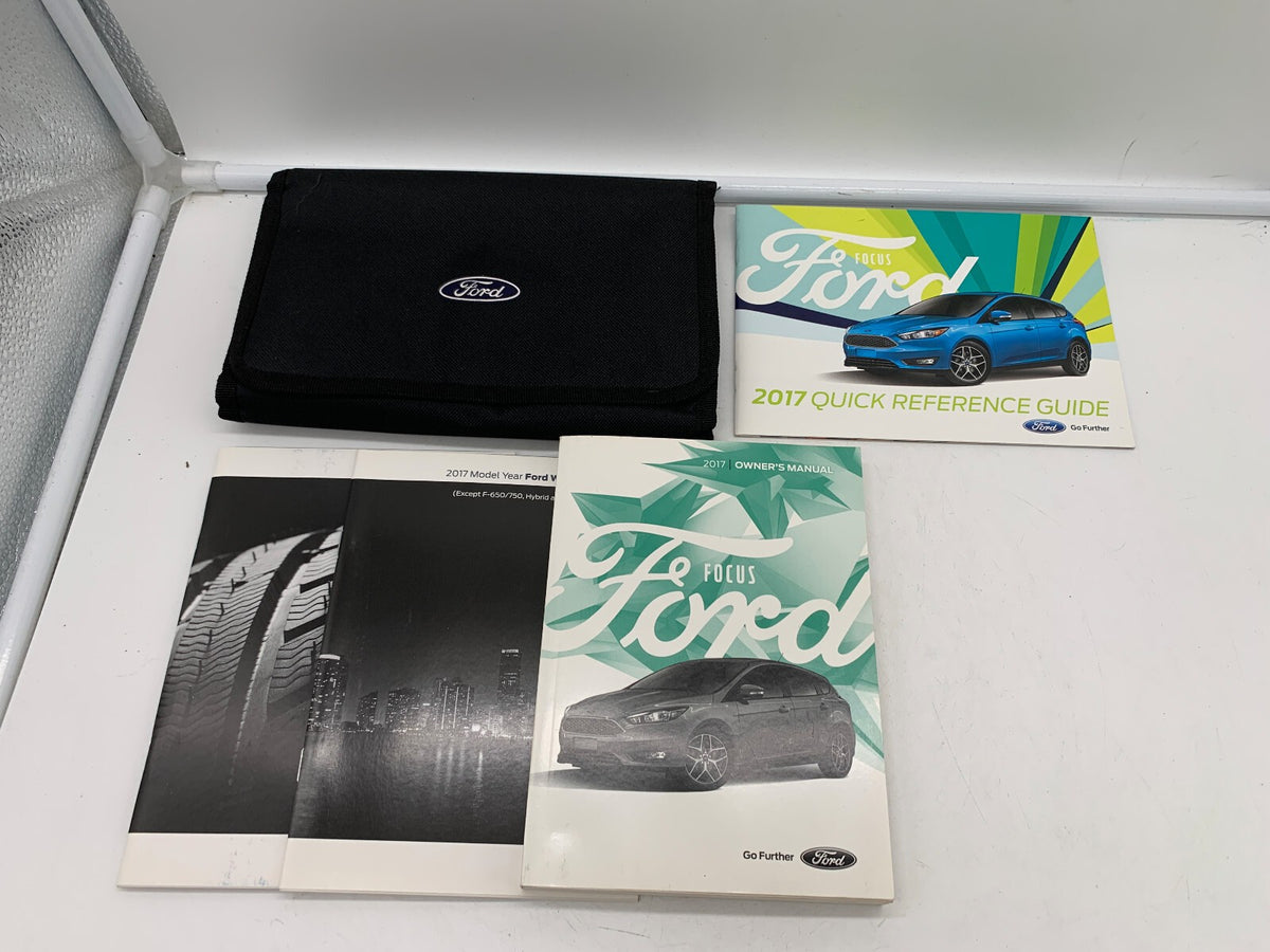 2017 Ford Focus Owners Manual Set with Case OEM R01B32008