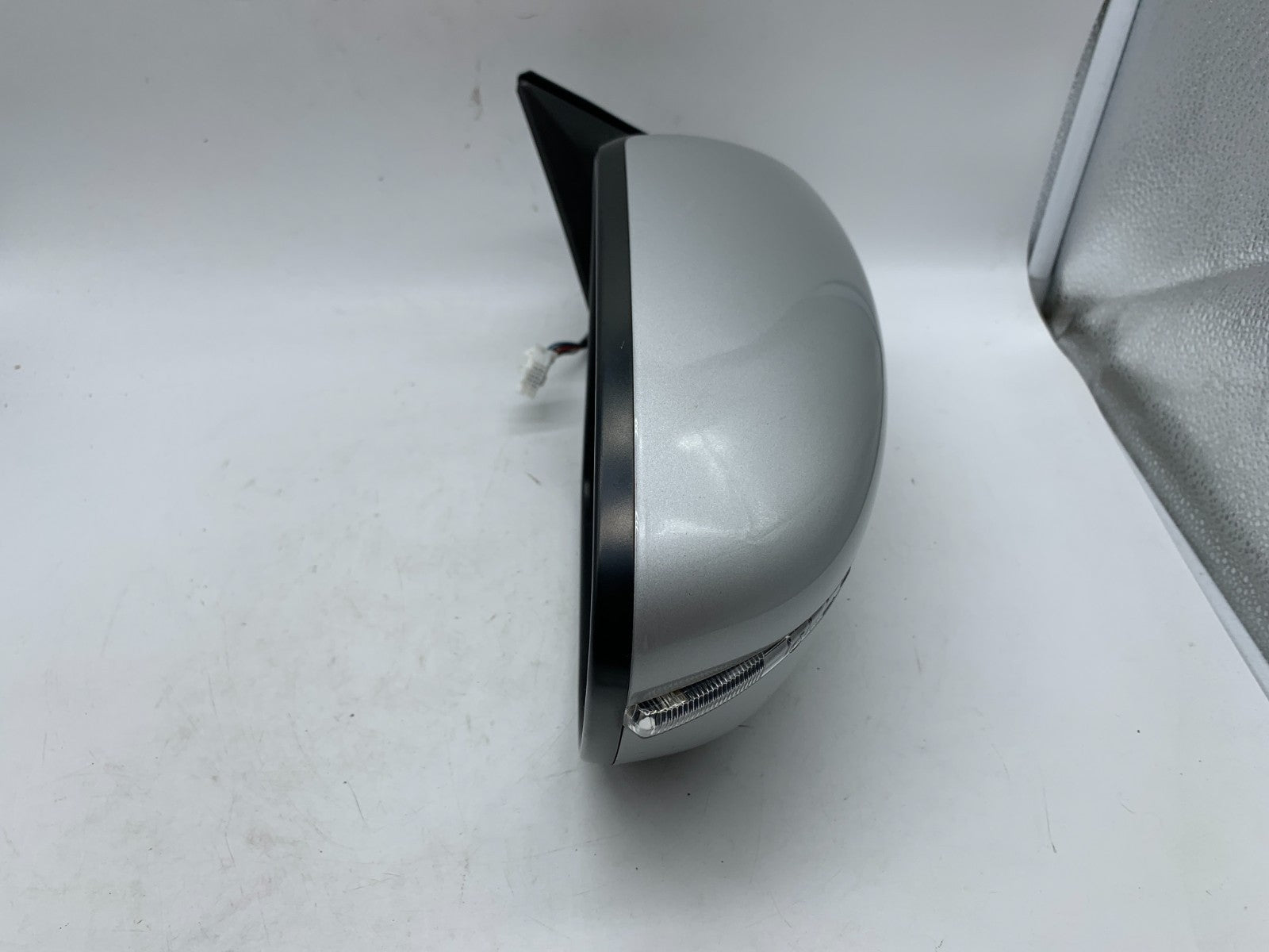 2016-2020 Nissan Rogue Passenger Side View Power Door Mirror Silve OEM B03B28004