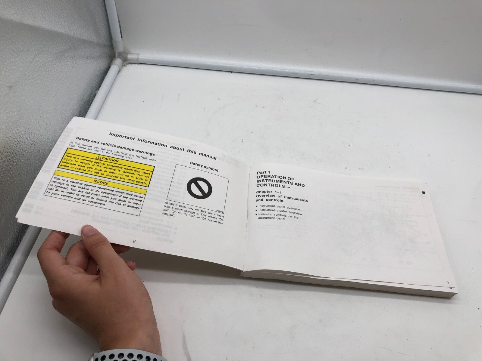 1999 Toyota Camry Owners Manual OEM D04B70014