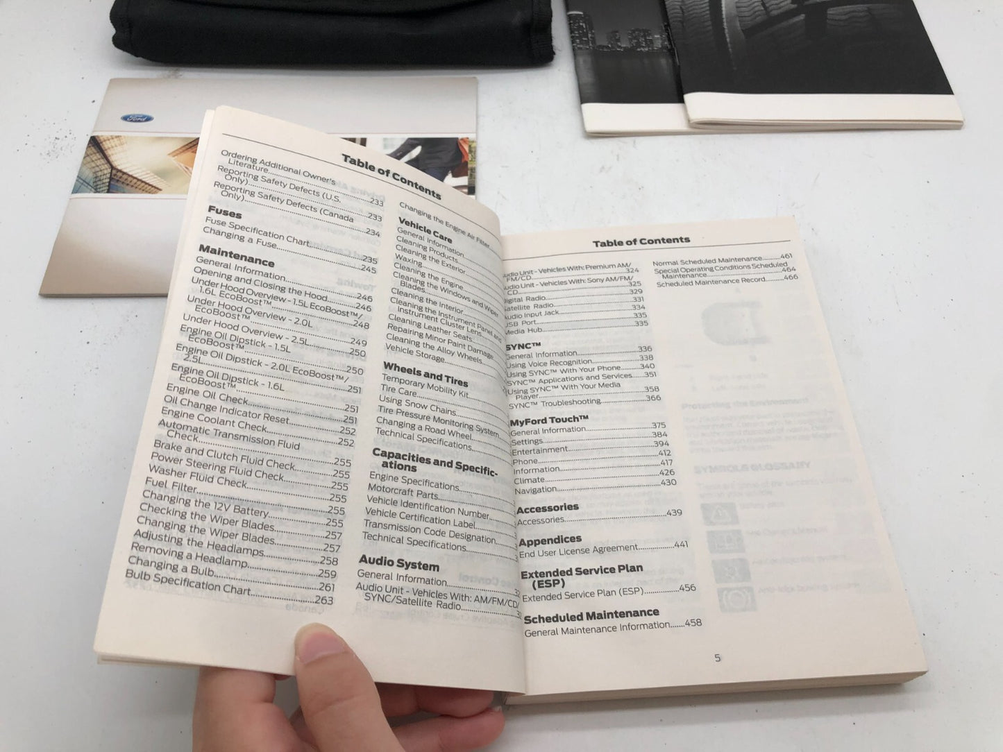 2015 Ford Fusion Owners Manual Set with Case OEM C02B46011