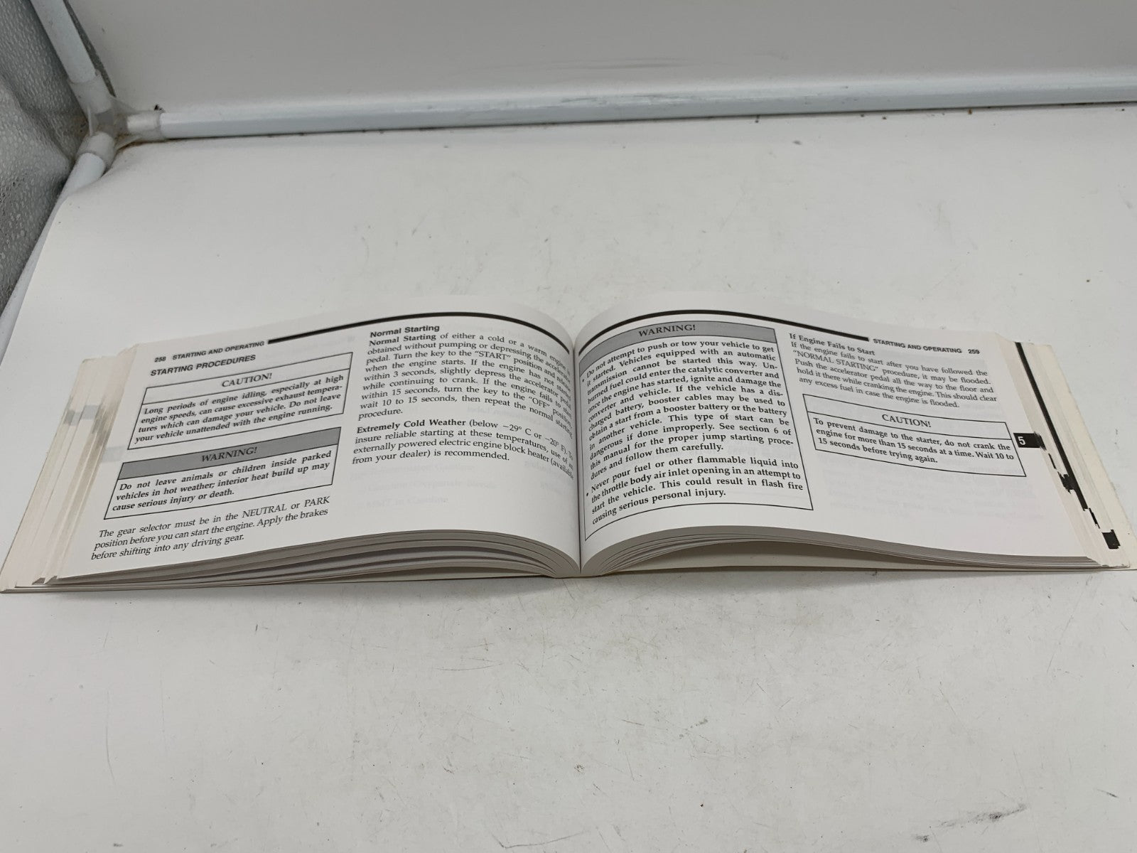 2006 Chrysler Pacifica Owners Manual with Case OEM A01B01010