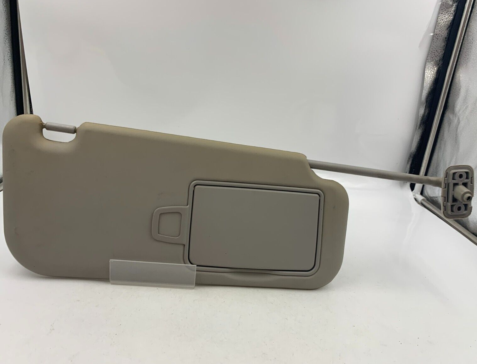 2010-2013 Kia Soul Passenger Sun Visor Sunvisor Gray OEM E01B39082
