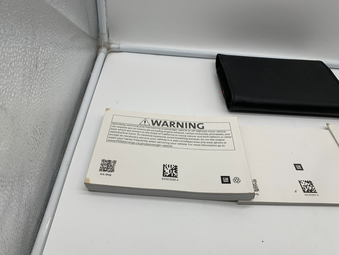 2019 Cadillac Escalade Owners Manual Set with Case OEM A01B30089