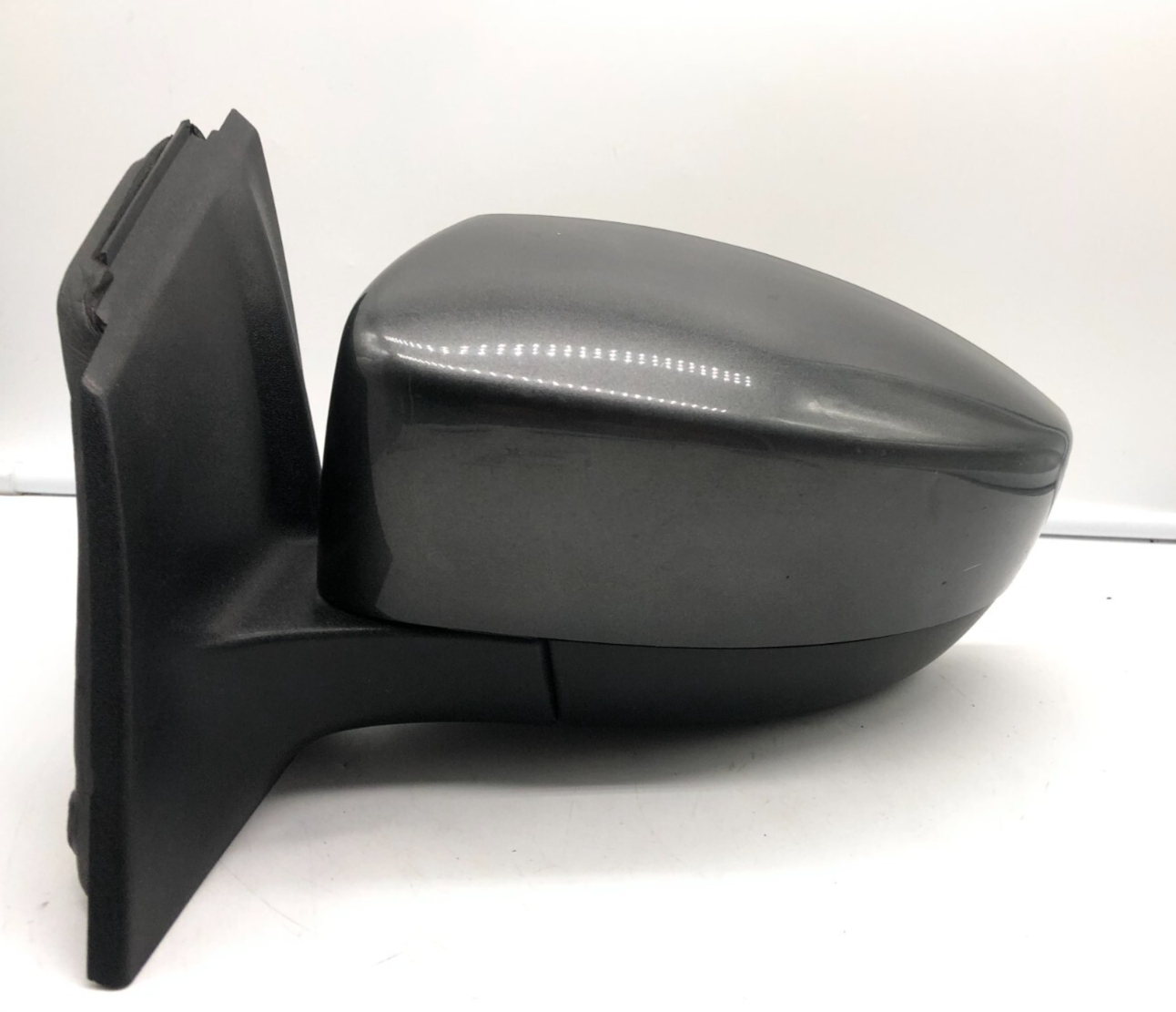 2015-2018 Ford Focus Driver Side View Power Door Mirror Gray OEM D02B66011