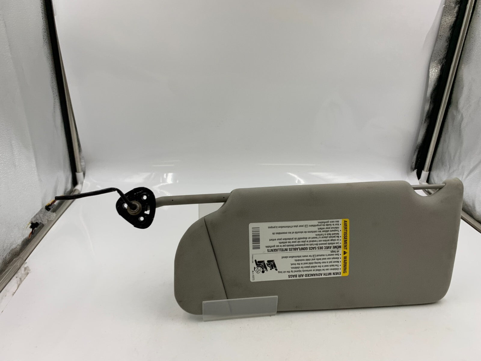 2005-2009 Buick LaCrosse Passenger Sun Visor Gray Illuminated OEM A02B24066