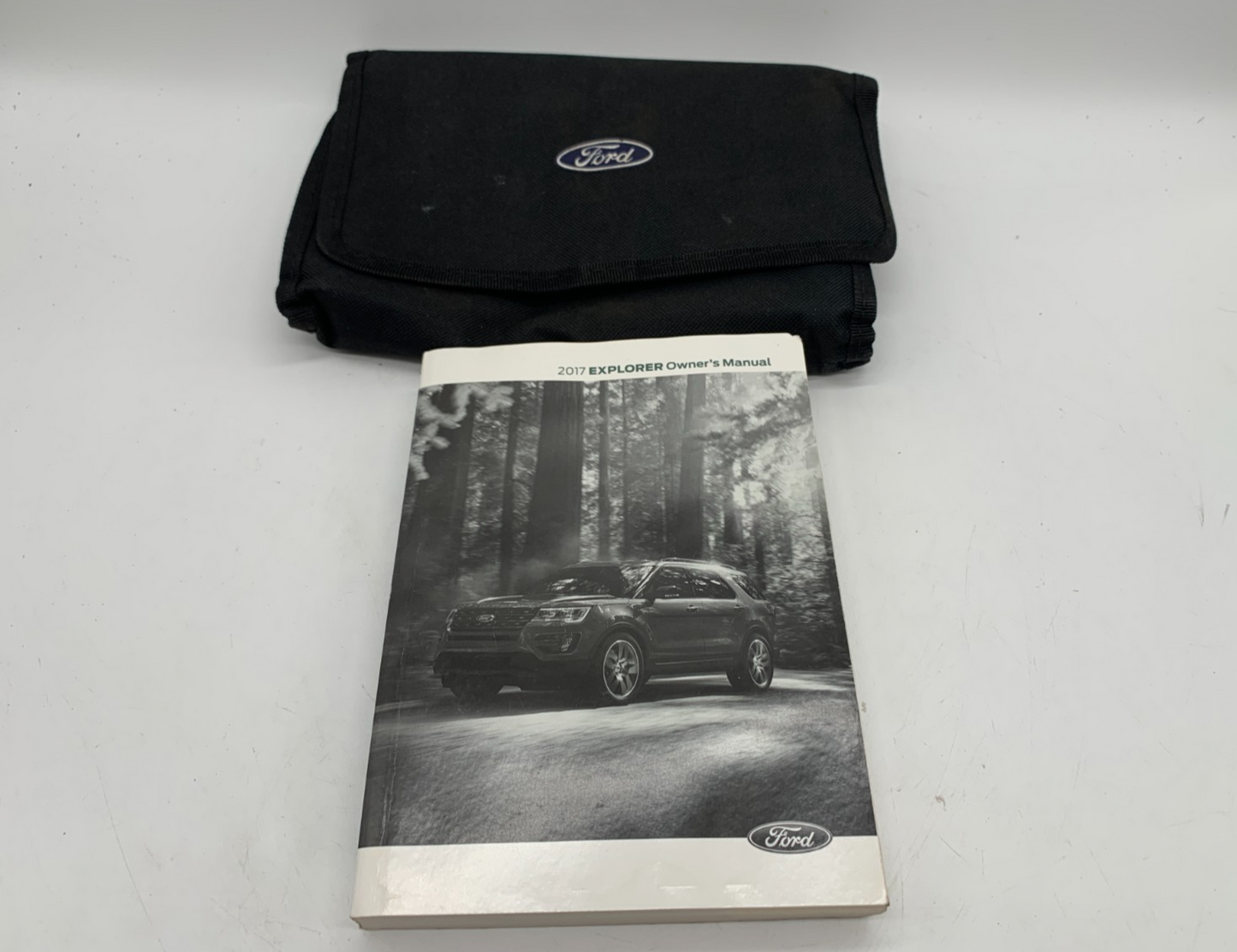 2017 Ford Explorer Owners Manual Set with Case OEM D01B11006