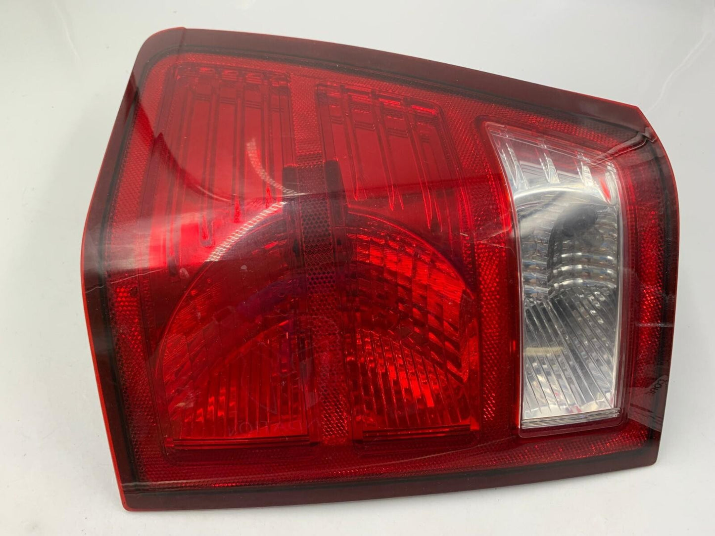 2007-2010 Jeep Grand Cherokee Driver Side Tail Light Taillight OEM D01B69002