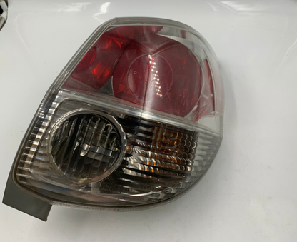2003-2004 Toyota Matrix Passenger Side Taillight Tail Light OEM E02B67002