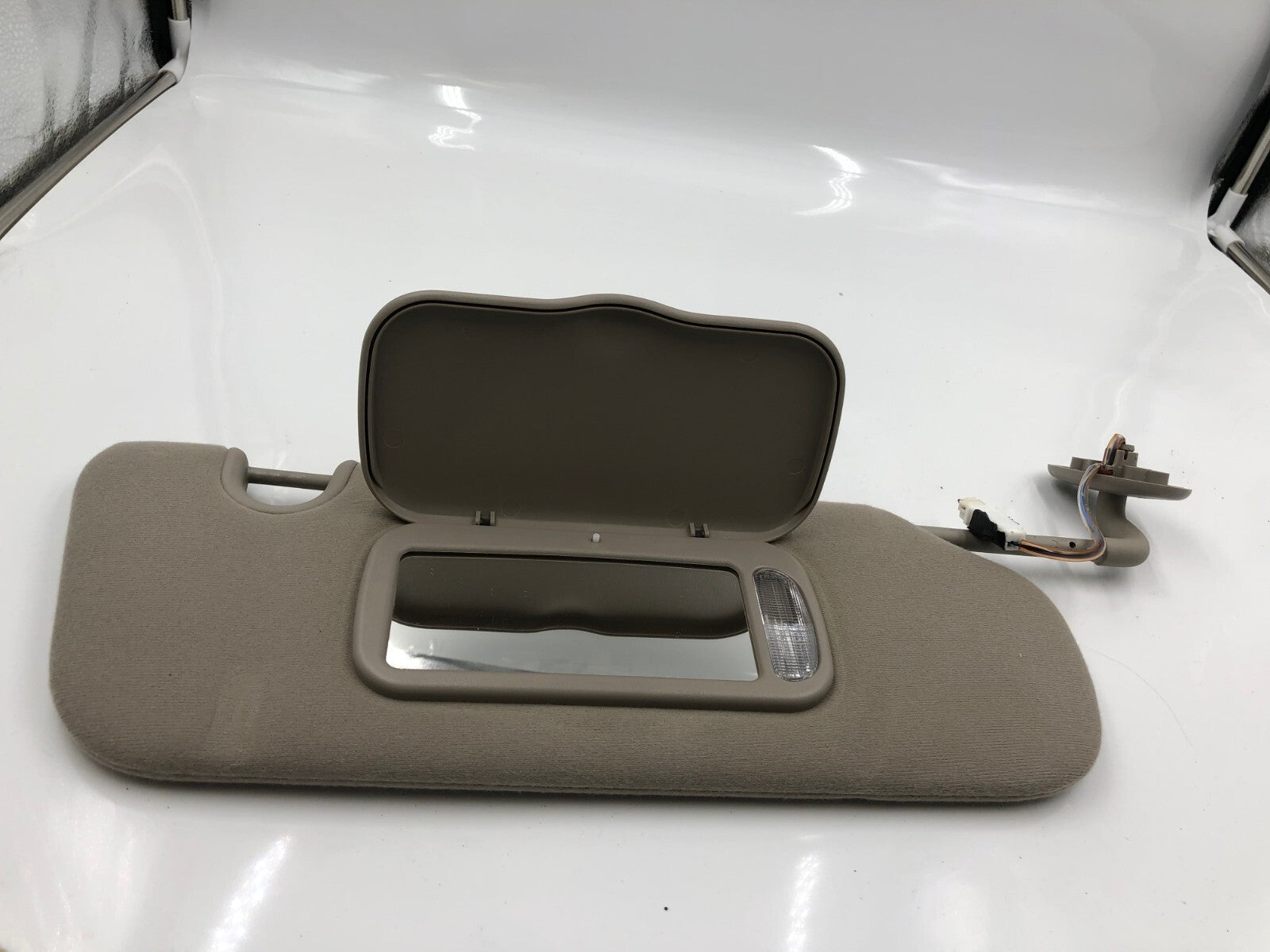 2002-2003 Jeep Liberty Passenger Sun Visor Gray Illumination OEM D04B63003