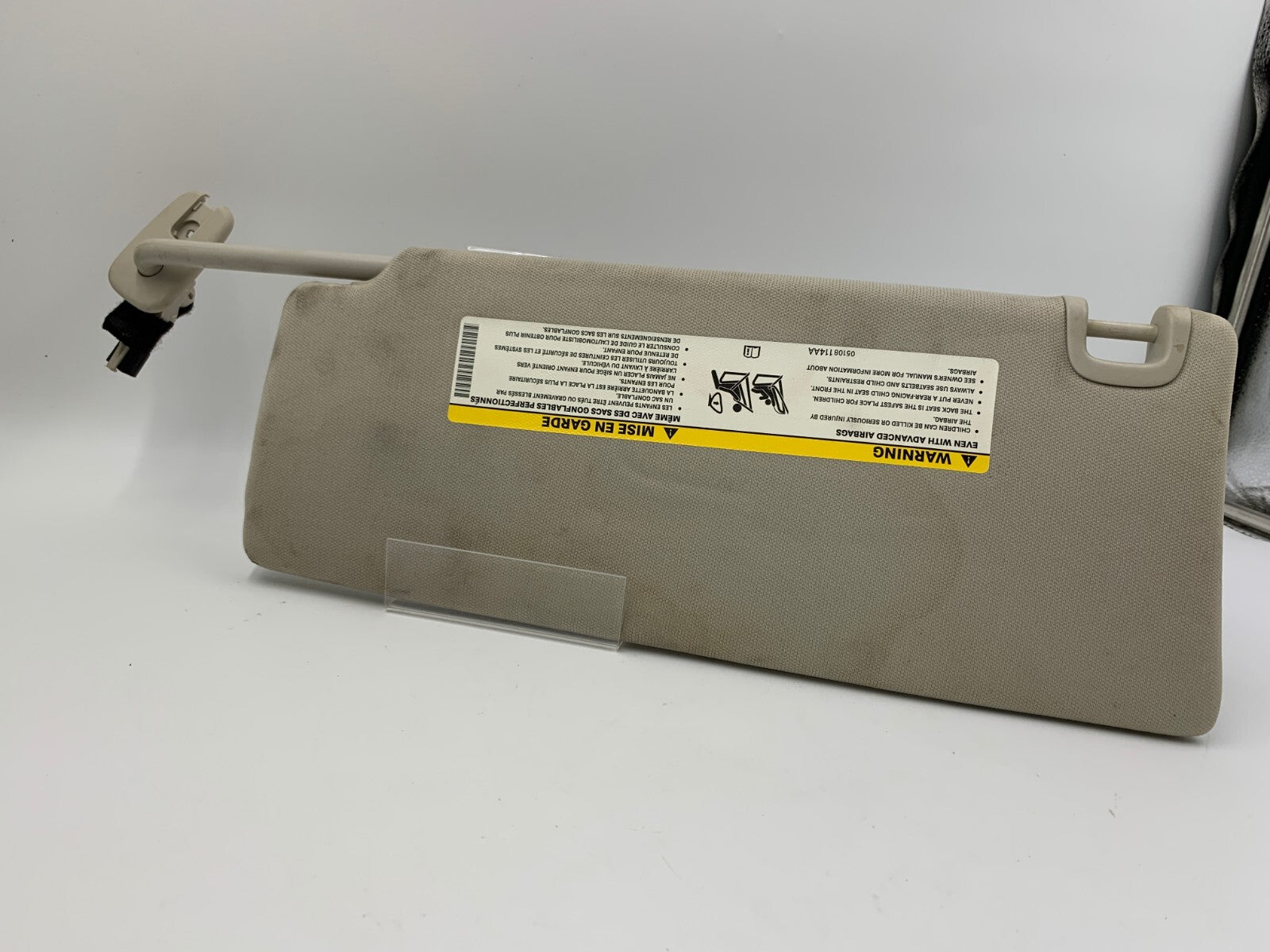 2014-2018 Jeep Grand Cherokee Passenger Sun Visor Gray Illuminated OEM E01B27026