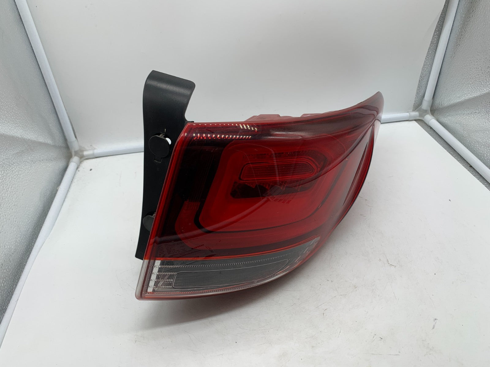 2017-2019 Hyundai Santa Fe Passenger Tail Light Taillight OEM A03B37008