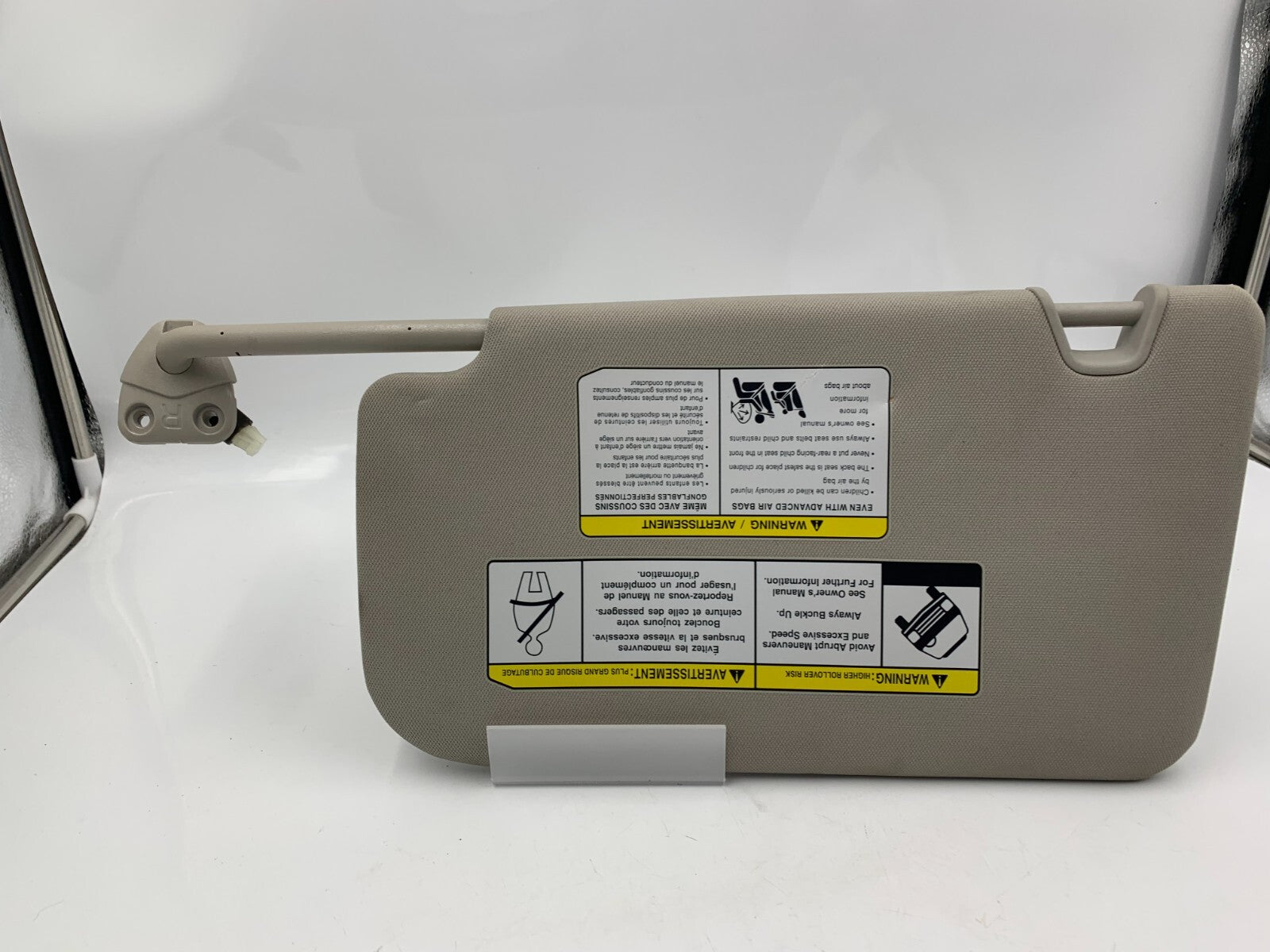 2018-2020 Nissan Rogue Passenger Sun Visor Gray Illuminated B03B51006