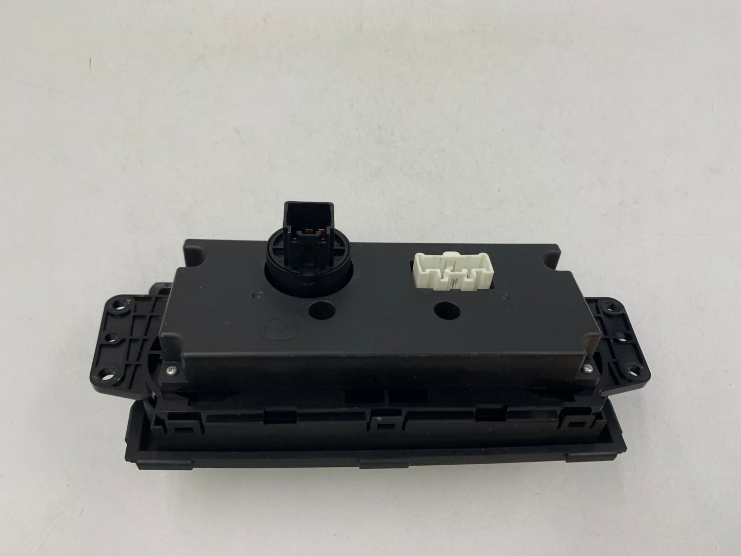 2009-2013 Mazda 6 AC Heater Climate Control Unit OEM B02B39044