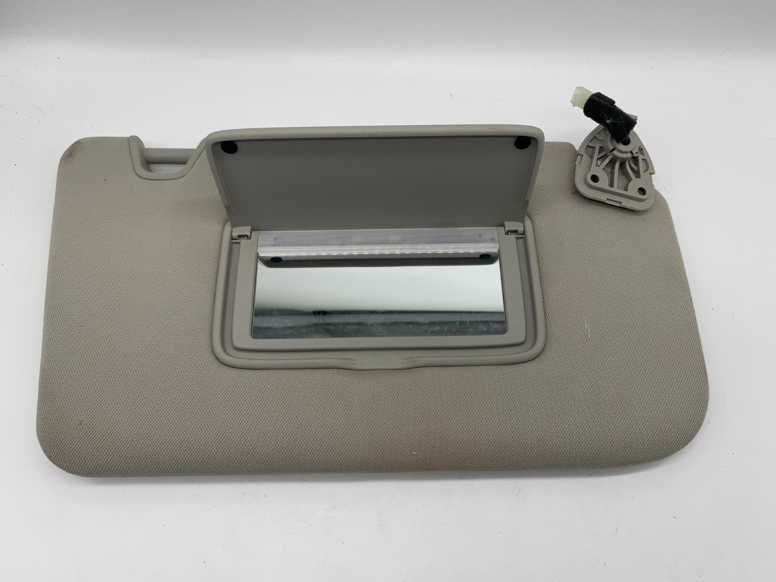2014-2017 Nissan Rogue Passenger Sun Visor Gray Illuminated OEM A02B51078