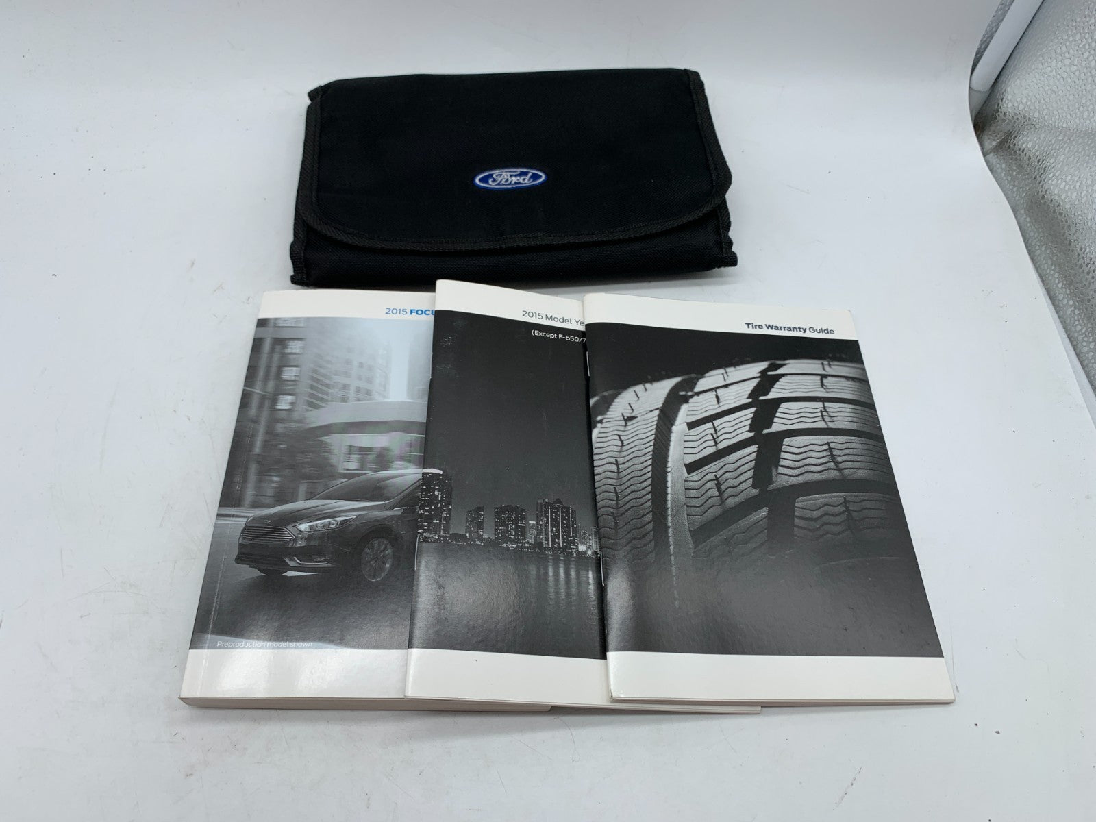 2015 Ford Focus Owners Manual Set with Case OEM A04B05016