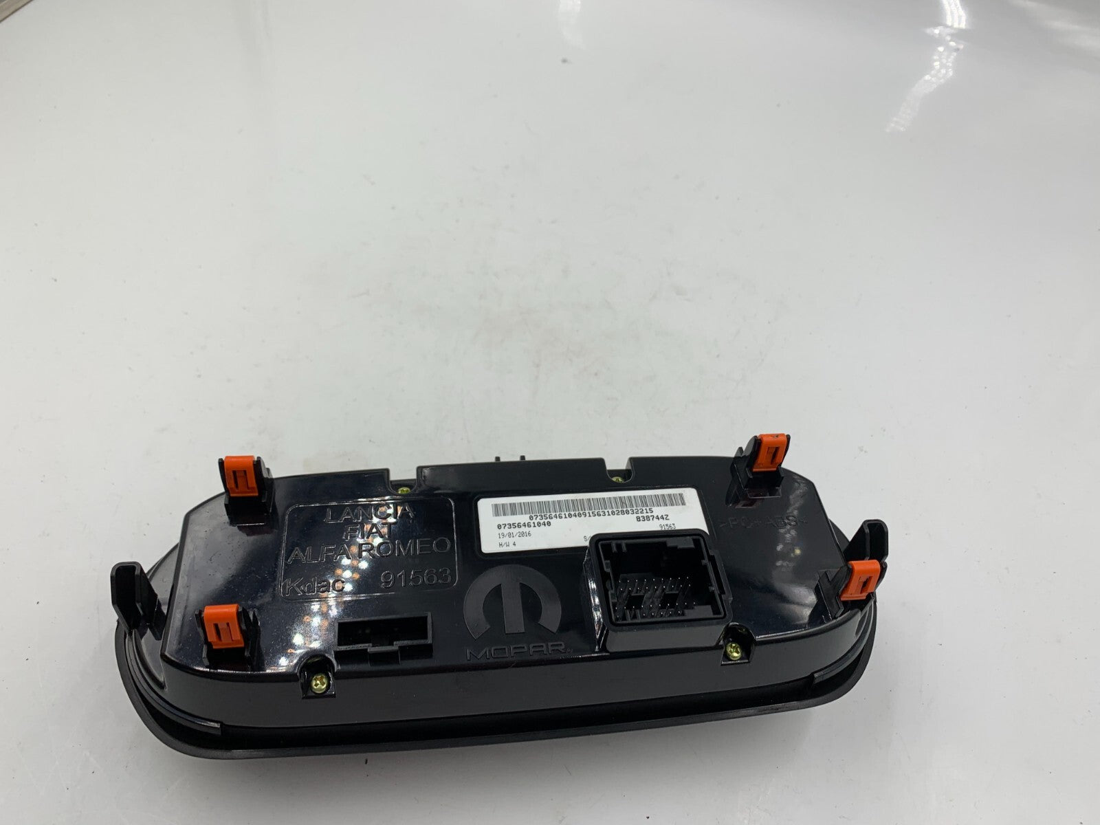 2015-2016 Jeep Renegade AC Heater Climate Control OEM B02B32033