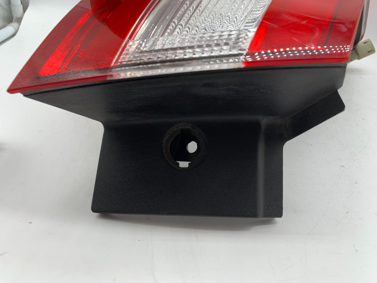 2016-2018 Lincoln MKX Driver Side Tail Light Taillight OEM D02B54021